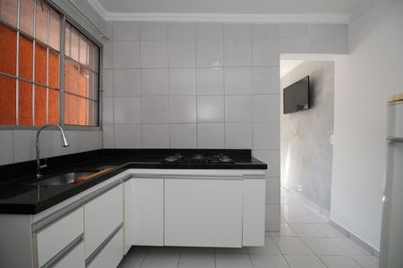Cozinha de casa para alugar com 1 quarto, 38m² em Cidade Intercap, Taboão da Serra