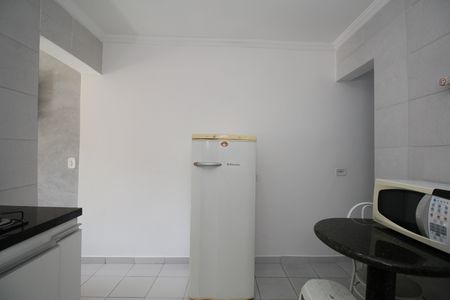 Cozinha de casa para alugar com 1 quarto, 38m² em Cidade Intercap, Taboão da Serra