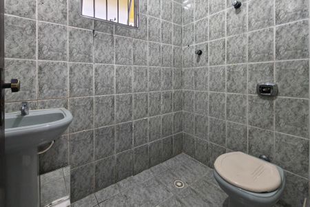 Casa para alugar com 104m², 2 quartos e 2 vagas Casa para alugar com 104m², 2 quartos e 2 vagasBanheiro