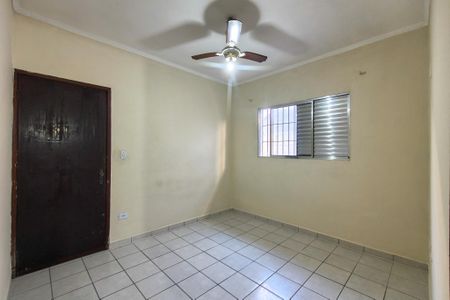 Casa para alugar com 104m², 2 quartos e 2 vagas Casa para alugar com 104m², 2 quartos e 2 vagasSuite