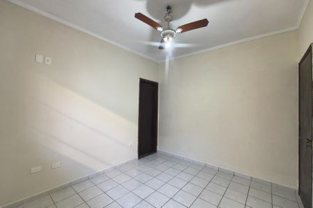 Casa para alugar com 104m², 2 quartos e 2 vagas Casa para alugar com 104m², 2 quartos e 2 vagasSuite