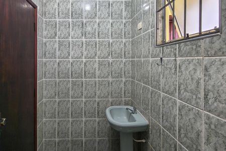 Casa para alugar com 104m², 2 quartos e 2 vagas Casa para alugar com 104m², 2 quartos e 2 vagasBanheiro