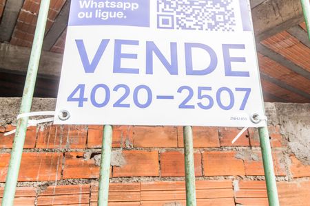 Apartamento à venda com 178m², 4 quartos e 2 vagas Apartamento à venda com 178m², 4 quartos e 2 vagasEscada