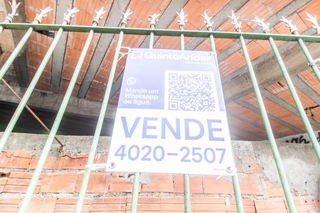 Apartamento à venda com 178m², 4 quartos e 2 vagas Apartamento à venda com 178m², 4 quartos e 2 vagasEscada