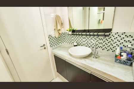 Apartamento à venda com 85m², 3 quartos e 1 vaga Apartamento à venda com 85m², 3 quartos e 1 vagaBanheiro social