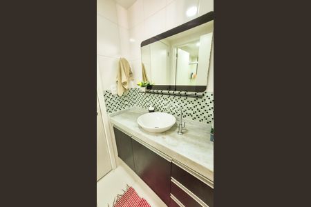Apartamento à venda com 85m², 3 quartos e 1 vaga Apartamento à venda com 85m², 3 quartos e 1 vagaBanheiro social