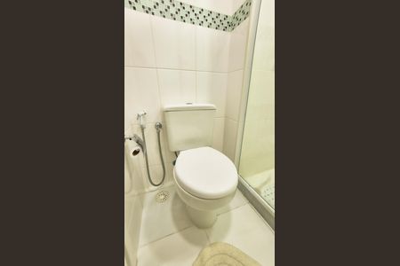 Apartamento à venda com 85m², 3 quartos e 1 vaga Apartamento à venda com 85m², 3 quartos e 1 vagaBanheiro social