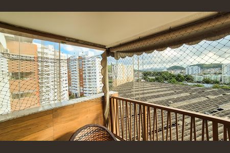 Apartamento à venda com 85m², 3 quartos e 1 vaga Apartamento à venda com 85m², 3 quartos e 1 vagaVaranda da Sala