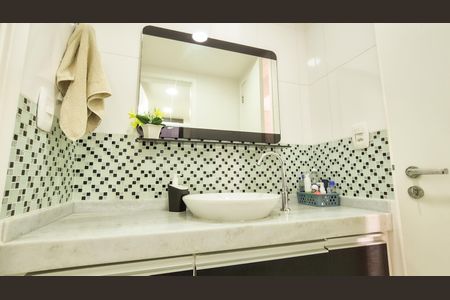 Apartamento à venda com 85m², 3 quartos e 1 vaga Apartamento à venda com 85m², 3 quartos e 1 vagaBanheiro social