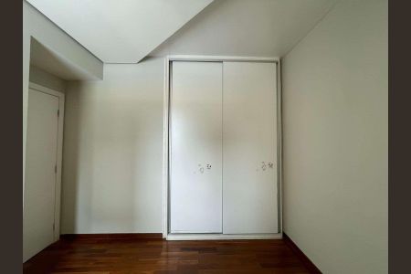 Apartamento à venda com 130m², 4 quartos e 3 vagas