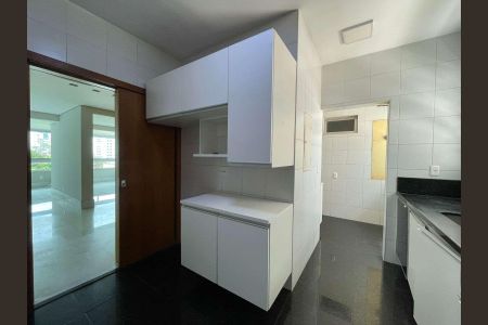 Apartamento à venda com 130m², 4 quartos e 3 vagas