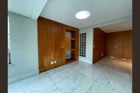 Apartamento à venda com 130m², 4 quartos e 3 vagas