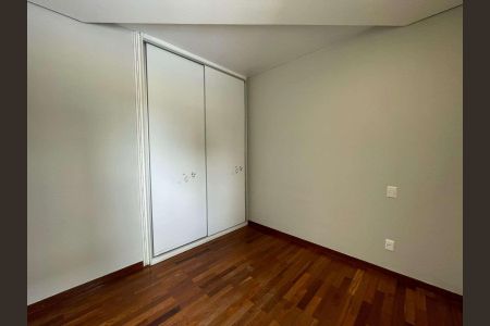Apartamento à venda com 130m², 4 quartos e 3 vagas