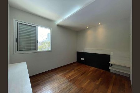 Apartamento à venda com 130m², 4 quartos e 3 vagas