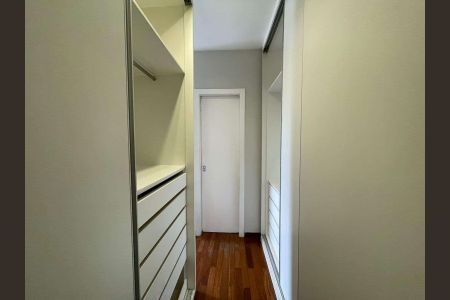 Apartamento à venda com 130m², 4 quartos e 3 vagas