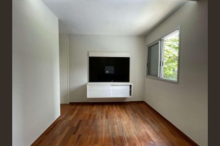 Apartamento à venda com 130m², 4 quartos e 3 vagas