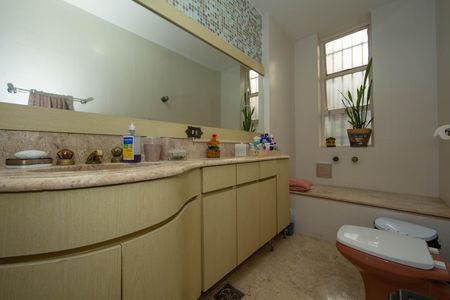 Apartamento à venda com 370m², 4 quartos e 1 vagaBANHEIRO2
