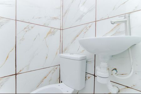 Banheiro de kitnet/studio para alugar com 1 quarto, 26m² em Vila Capitao Rabelo, Guarulhos