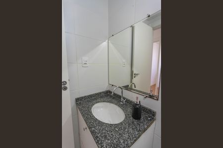 Apartamento para alugar com 55m², 2 quartos e 1 vaga Apartamento para alugar com 55m², 2 quartos e 1 vagaBanheiro social