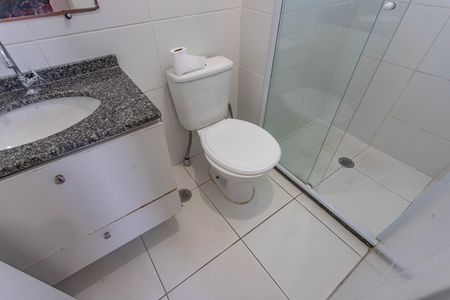 Apartamento para alugar com 55m², 2 quartos e 1 vaga Apartamento para alugar com 55m², 2 quartos e 1 vagaBanheiro da suíte