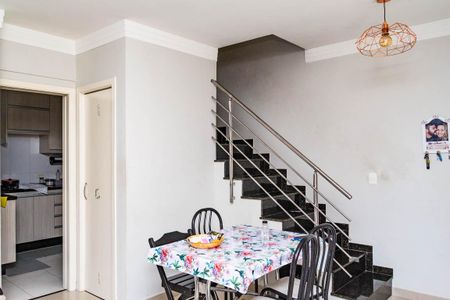 Casa de condomínio à venda com 80m², 3 quartos e 3 vagas