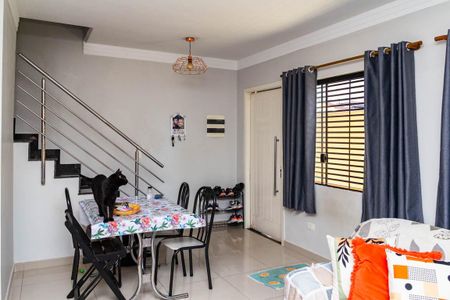 Casa de condomínio à venda com 80m², 3 quartos e 3 vagas