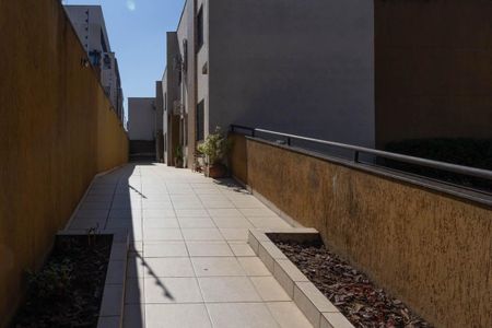Casa de condomínio à venda com 80m², 3 quartos e 3 vagas