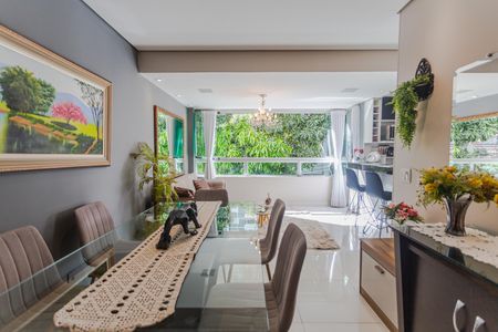 Apartamento para alugar com 227m², 4 quartos e 2 vagas Apartamento para alugar com 227m², 4 quartos e 2 vagasSala