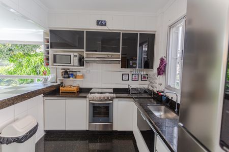 Apartamento para alugar com 227m², 4 quartos e 2 vagas Apartamento para alugar com 227m², 4 quartos e 2 vagasCozinha