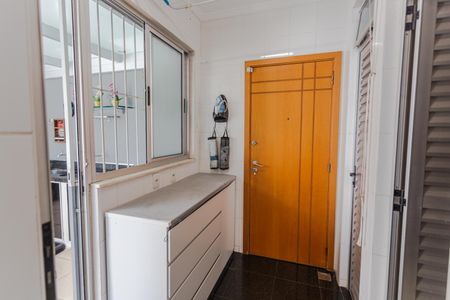 Apartamento para alugar com 227m², 4 quartos e 2 vagas Apartamento para alugar com 227m², 4 quartos e 2 vagasÁrea de Serviço