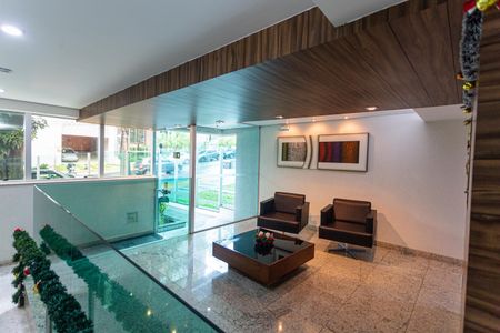 Apartamento para alugar com 227m², 4 quartos e 2 vagas Apartamento para alugar com 227m², 4 quartos e 2 vagasHall de entrada