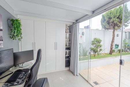 Apartamento para alugar com 227m², 4 quartos e 2 vagas Apartamento para alugar com 227m², 4 quartos e 2 vagasQuarto 4