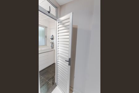Apartamento para alugar com 227m², 4 quartos e 2 vagas Apartamento para alugar com 227m², 4 quartos e 2 vagasQuarto de Serviço