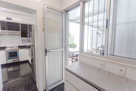 Apartamento para alugar com 227m², 4 quartos e 2 vagas Apartamento para alugar com 227m², 4 quartos e 2 vagasÁrea de Serviço