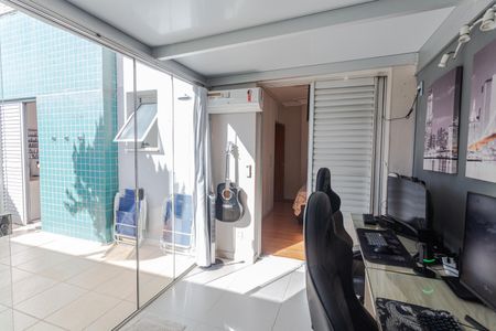 Apartamento para alugar com 227m², 4 quartos e 2 vagas Apartamento para alugar com 227m², 4 quartos e 2 vagasQuarto 4