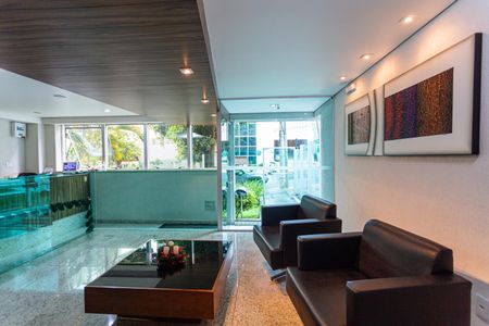 Apartamento para alugar com 227m², 4 quartos e 2 vagas Apartamento para alugar com 227m², 4 quartos e 2 vagasHall de entrada