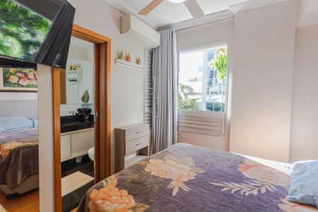 Apartamento para alugar com 227m², 4 quartos e 2 vagas Apartamento para alugar com 227m², 4 quartos e 2 vagasSuíte