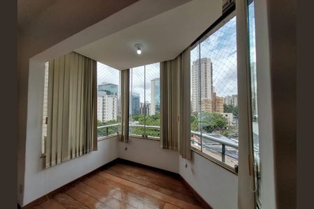 Apartamento à venda com 3 quartos, 100m² em Carmo, Belo Horizonte