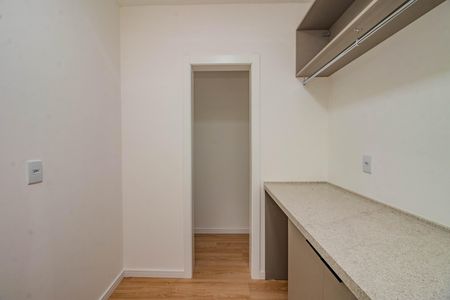 Apartamento à venda com 105m², 3 quartos e 1 vagaÁrea de Serviço