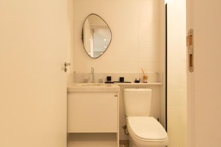 Apartamento para alugar com 69m², 2 quartos e 2 vagas Apartamento para alugar com 69m², 2 quartos e 2 vagasBanheiro Social