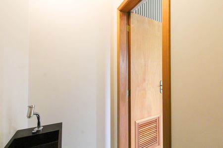 Casa à venda com 107m², 2 quartos e 2 vagasLavabo
