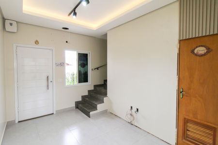 Casa à venda com 107m², 2 quartos e 2 vagasSala