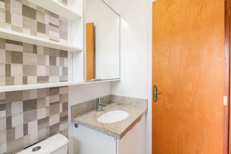 Casa à venda com 107m², 2 quartos e 2 vagasBanheiro da Suíte 1