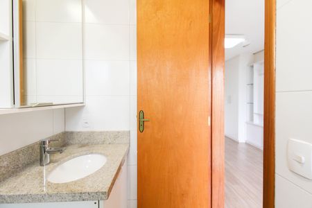 Casa à venda com 107m², 2 quartos e 2 vagasBanheiro da Suíte 1