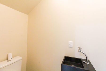 Casa à venda com 107m², 2 quartos e 2 vagasLavabo