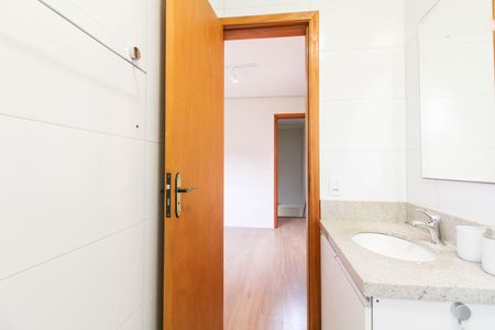 Casa à venda com 107m², 2 quartos e 2 vagasBanheiro da Suíte 2