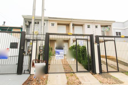 Casa à venda com 107m², 2 quartos e 2 vagasFachada