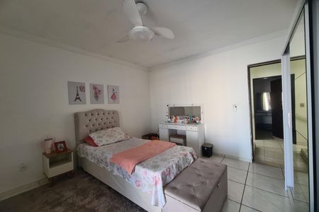Casa à venda com 176m², 4 quartos e 3 vagasSuíte 1