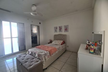 Casa à venda com 176m², 4 quartos e 3 vagasSuíte 1