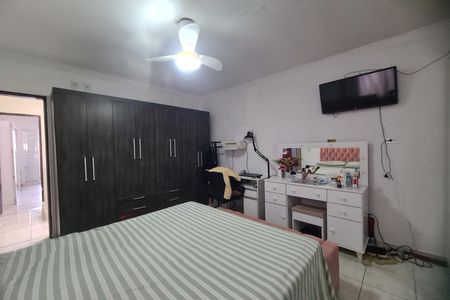 Casa à venda com 176m², 4 quartos e 3 vagasSuíte 2